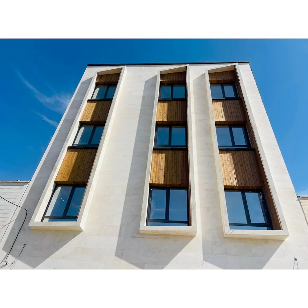 تراورتن عباس آباد نمای ترکیبی با چوب - یاکین استون نمای مدرن ترکیببا چوب اجرا شده با سنگ تراورتن عباس آباد سفید - صنایع سنگ یاکین